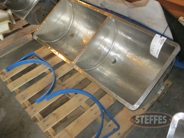 45-x12- double SS wash vat with wall brackets_1.jpg